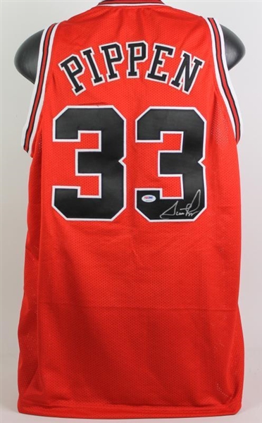 Scottie Pippen Signed Chicago Bulls Jersey (PSA/DNA)