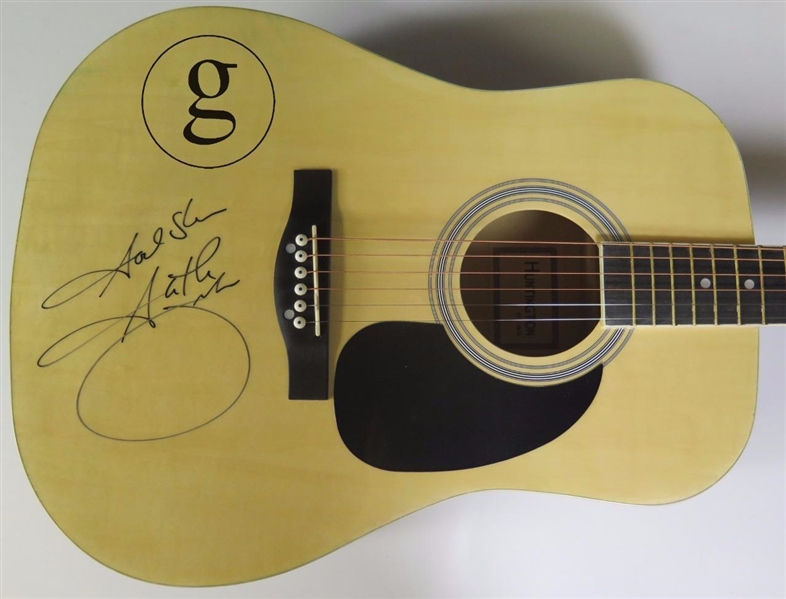 Garth Brooks Signed Guitar (PSA/JSA Guaranteed)