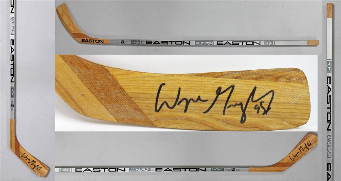 Wayne Gretzky Signed Easton Aluminum Hockey Stick (PSA/DNA)