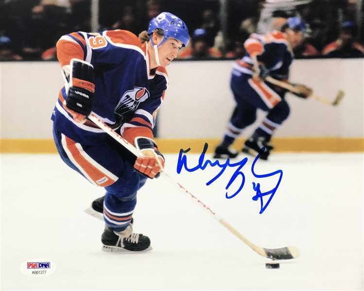 Wayne Gretzky Signed 8" x 10" Color Photo (Oilers)(PSA/DNA)