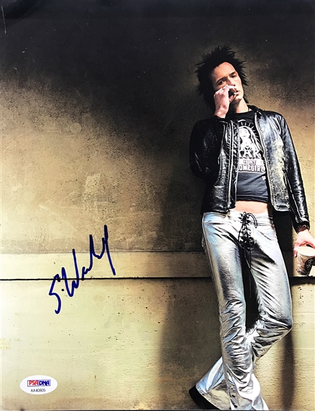 STP: Scott Weiland Signed 9" x 11" Color Photo (#2)(PSA/DNA)