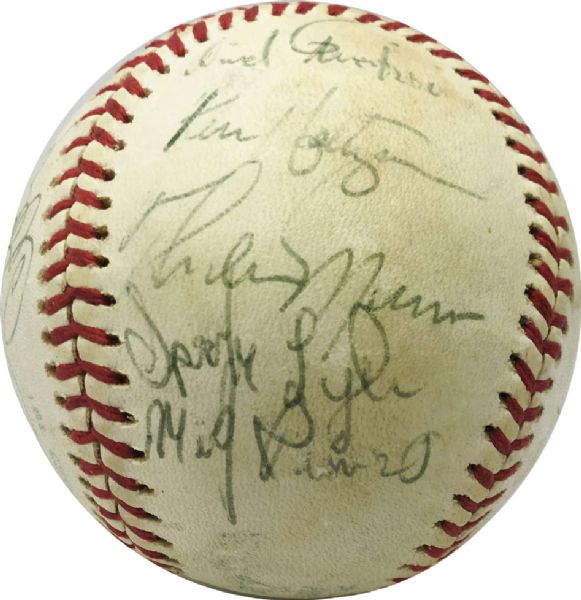 1976 NY Yankee AL Champion Team-Signed Baseball w/ Munson, Howard & Others (JSA)
