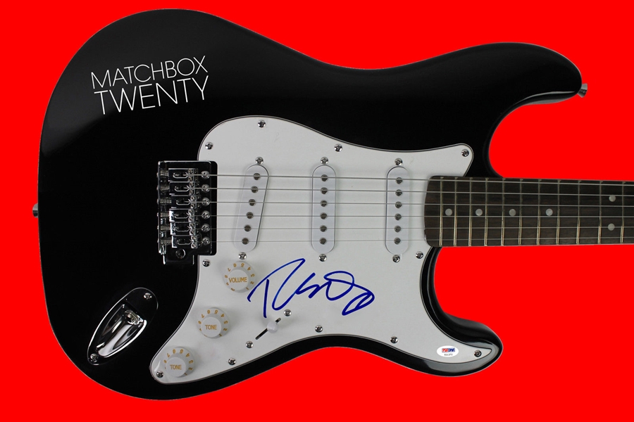 Matchbox Twenty: Rob Thomas Signed Strat-Style Electric Guitar (PSA/DNA)