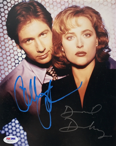 X-Files: David Duchovny & Gillian Anderson Dual Signed 8" x 10" Color Photo (PSA/DNA)
