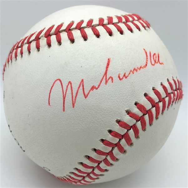 Muhammad Ali Vintage Signed Near-Mint ONL Baseball (JSA)