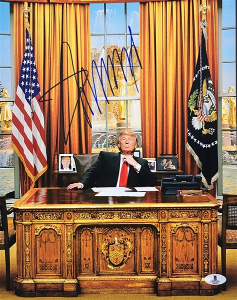 President Donald Trump In-Person Signed 11" x 14" Color Photo (Beckett/BAS)