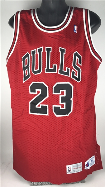 1992-93 Michael Jordan Game Worn Chicago Bulls Road Jersey - RGU