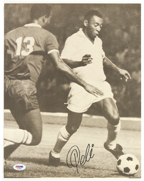 Pele Signed 11" x 14" Black & White Photograph (PSA/DNA)