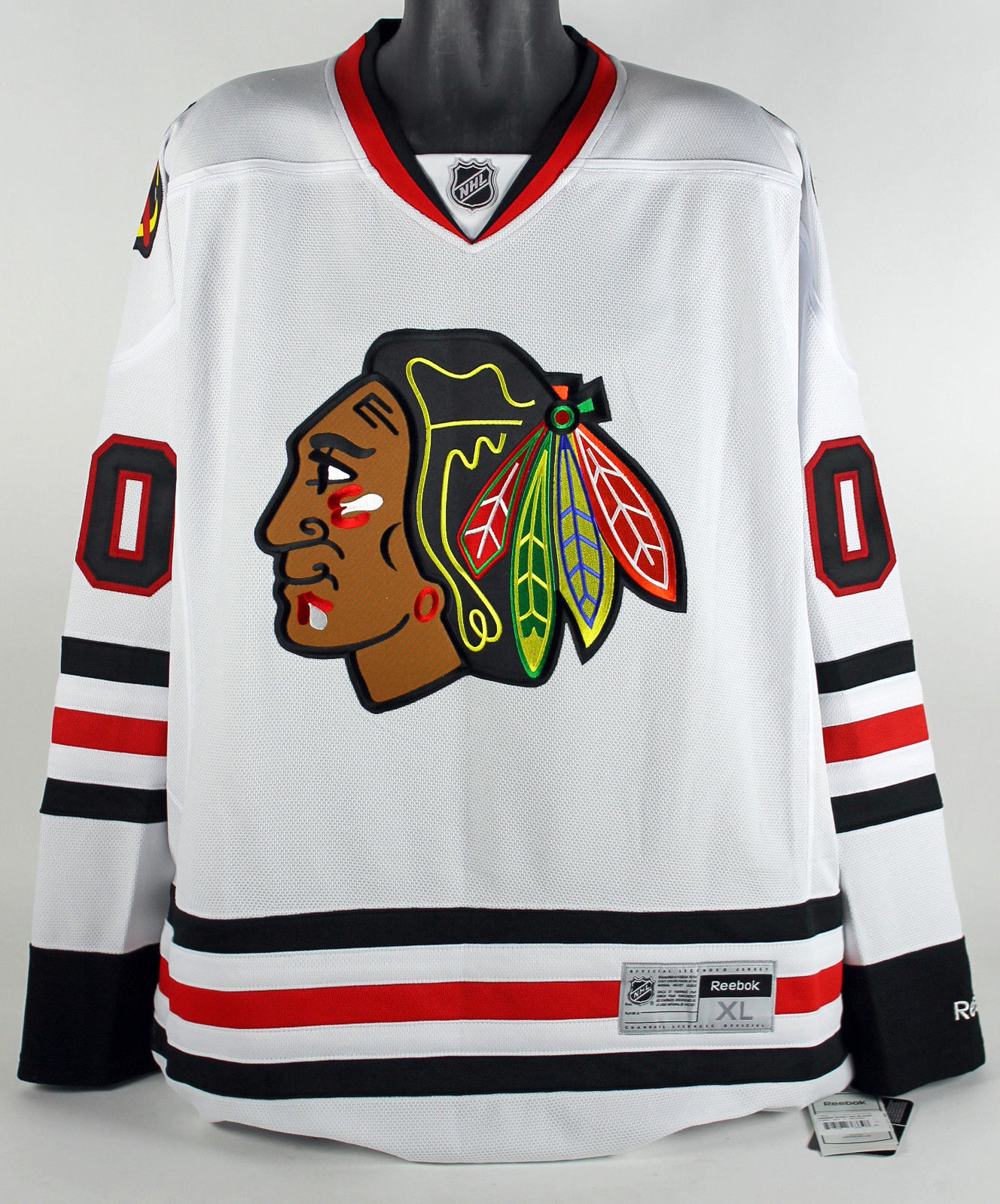 Chevy Chase Autographed Chicago Blackhawks Clark Griswold Jersey - NHL  Auctions