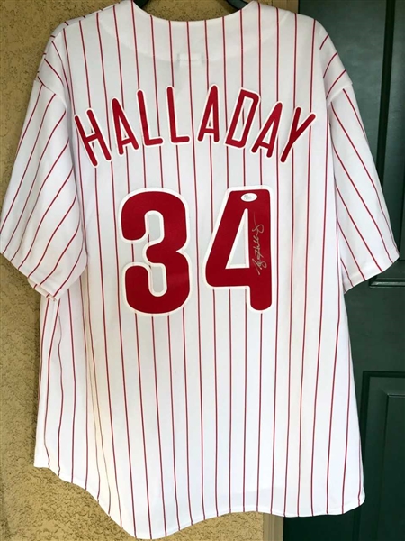 Roy Halladay Signed Philadelphia Phillies Pro Model Jersey (JSA)