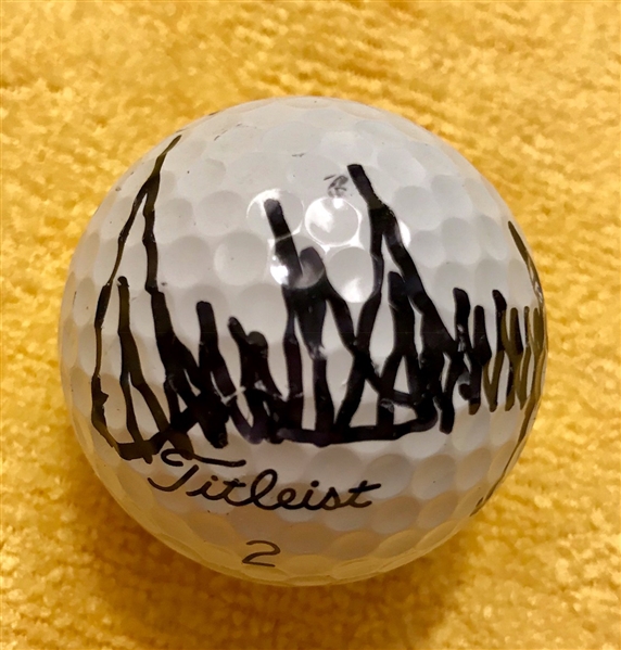 President Donald Trump Signed Golf Ball with Choice Autograph (BAS/Beckett Guaranteed)