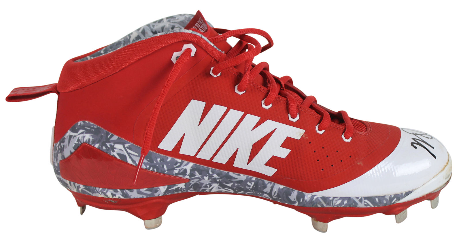 mike trout spikes