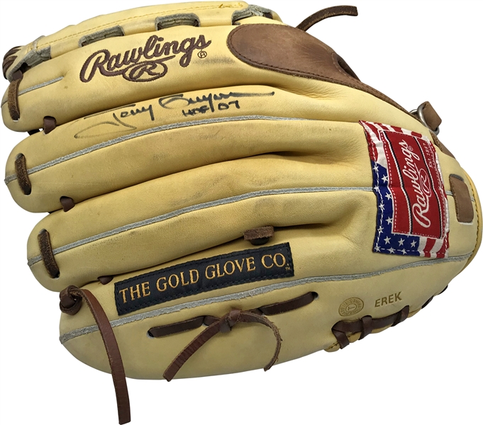Tony Gwynn Signed & Inscribed "HOF 07" Gold Glove Padres Baseball Glove (JSA)