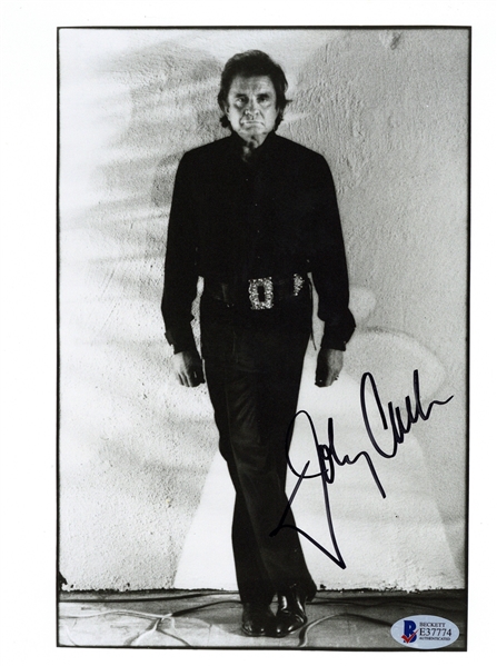 Johnny Cash Near-Mint Signed 8" x 10" Man in Black Photograph (Beckett/BAS)