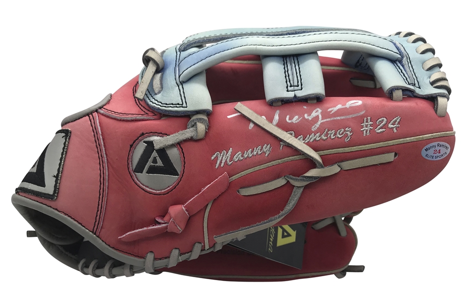 Manny Ramirez Signed Game-Issued Boston Red Sox Baseball Glove (Beckett/BAS Guaranteed)