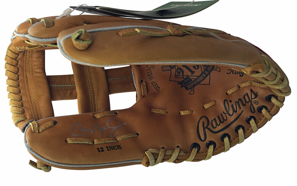 Cal Ripken Jr. Signed Rawlings Baseball Glove (Beckett/BAS Guaranteed)