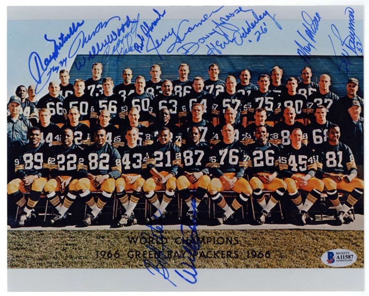 Super Bowl Champion 1966 Green Bay Packers Stunning Team-Signed 8" x 10" Photograph (BAS/Beckett)