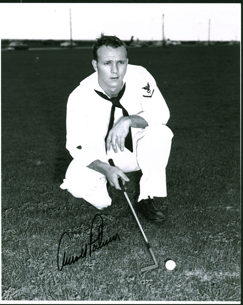 Arnold Palmer Near-Mint Signed 8" x 10" Photograph (Beckett/BAS Guaranteed)