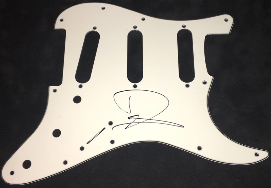 Dave Grohl Signed Stratocaster-Style Pickguard (Beckett/BAS Guaranteed)