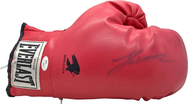 Julio Cesar Chavez Signed Everlast Boxing Glove (JSA)