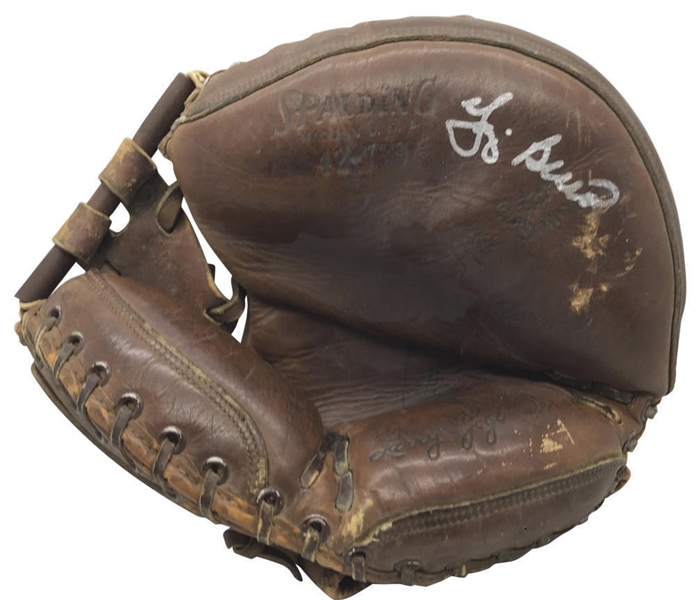 Yogi Berra Signed Personal Model Spalding Baseball Glove (Beckett/BAS)