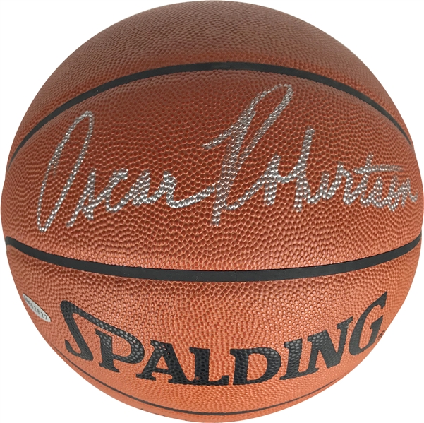 Oscar Robertson Signed Leather NBA Basketball (Upper Deck)