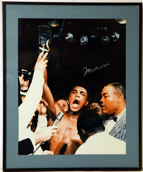 Muhammad Ali Superbly Signed 16" x 20" Color Photograph (Beckett/BAS)