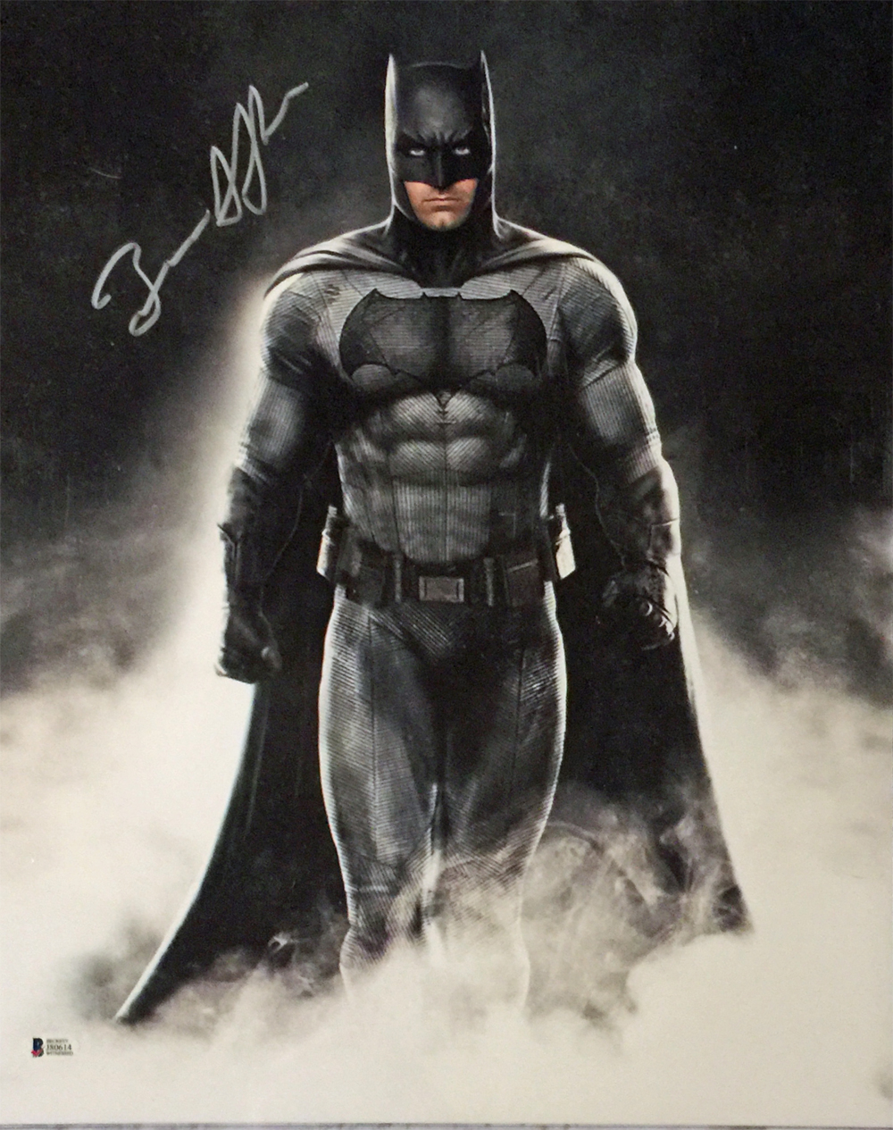 Download Lot Detail - Ben Affleck Signed 16" x 20" Color Photo as Batman from "Justice League" (Beckett/BAS)