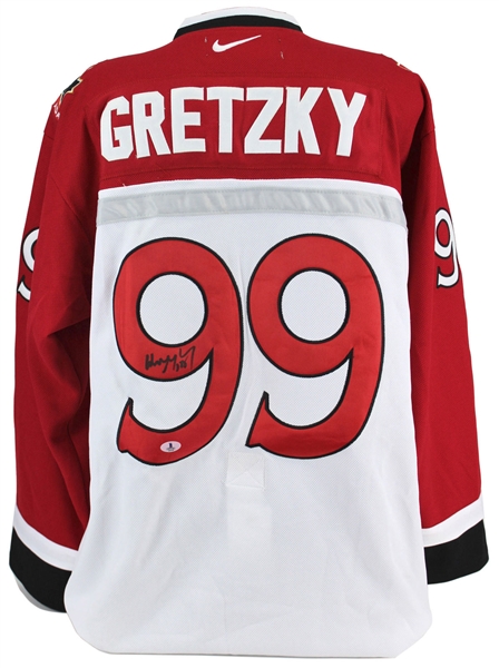 Wayne Gretzky Signed Team Canada Jersey (BAS/Beckett)