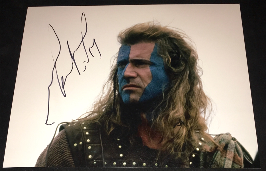 Mel Gibson Signed 11" x 14" Color Photo from "Braveheart" (BAS/Beckett Guaranteed)