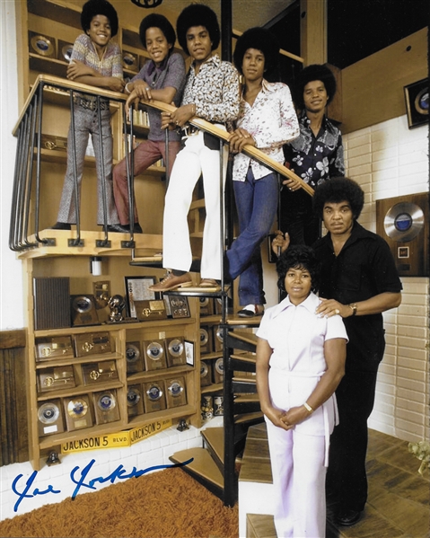 The Jacksons: Joe Jackson Uncommon Signed 8" x 10" Color Photo w/Jackson 5 (Beckett/BAS Guaranteed)