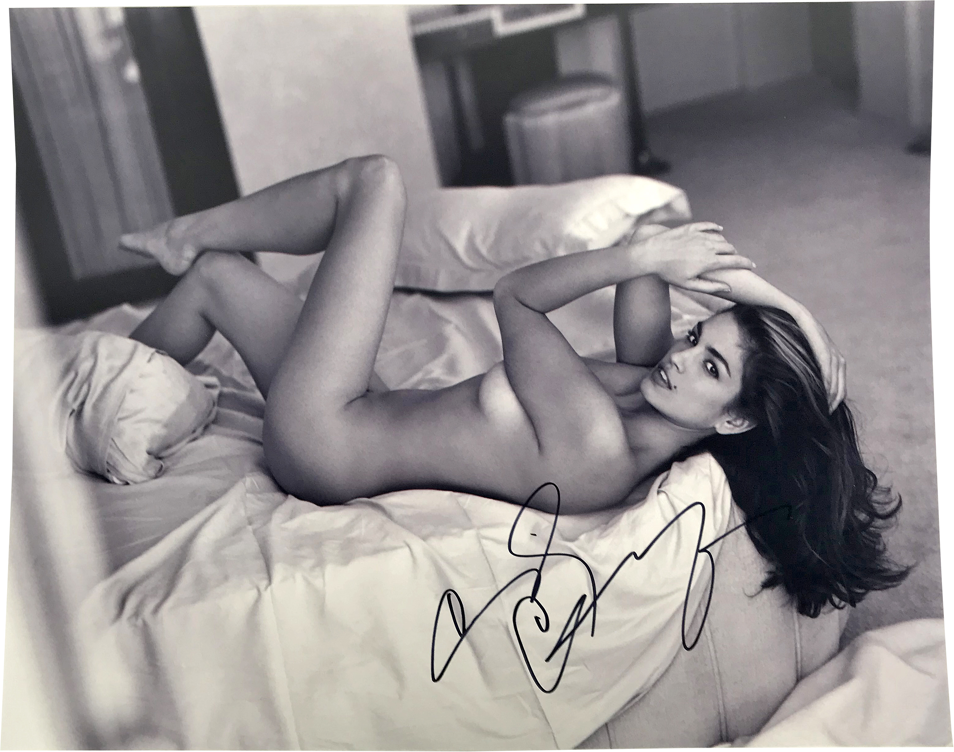 Lot Detail - Cindy Crawford Signed Sexy 16" x 20" Photograph