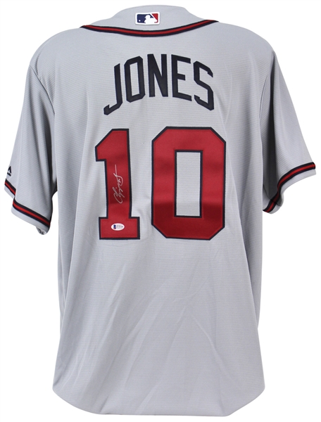 Chipper Jones Signed Majestic Atlanta Braves Jersey (BAS/Beckett)