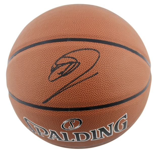 Dirk Nowitzki Signed Spalding NBA Basketball (Beckett/BAS)