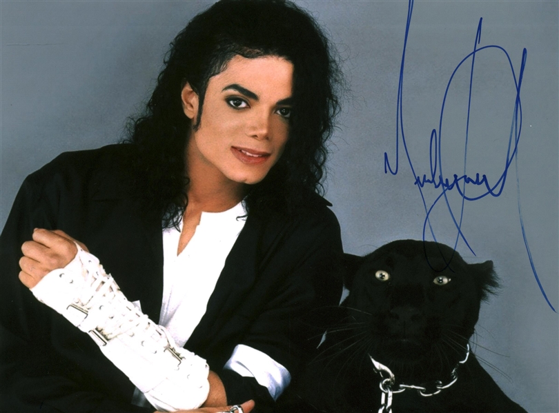 Michael Jackson Signed 6" x 8" Photograph (Beckett/BAS Guaranteed)