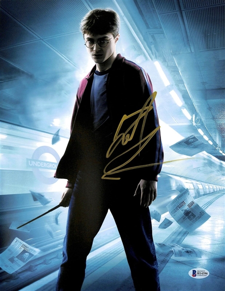 Daniel Radcliffe Signed 11" x 14" Color Photo as "Harry Potter" (BAS/Beckett)