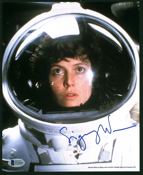 Sigourney Weaver Signed 8" x 10" Photograph (Beckett/BAS)