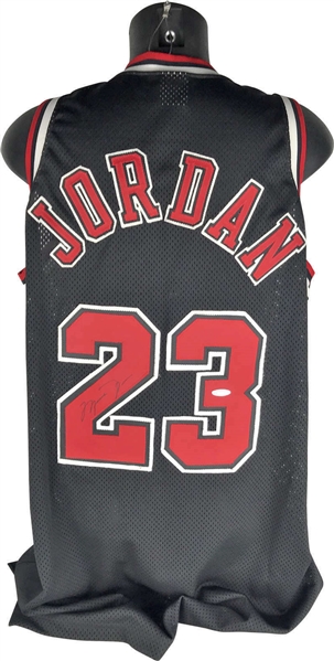 Michael Jordan Signed Chicago Bulls Procut Jersey (Upper Deck)