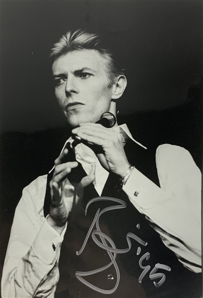 David Bowie Signed 6" x 9" On-Stage Photograph (REAL/Epperson)