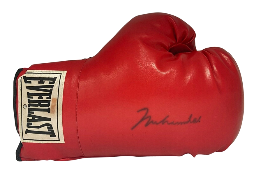 Muhammad Ali Signed Everlast Boxing Glove (JSA)	