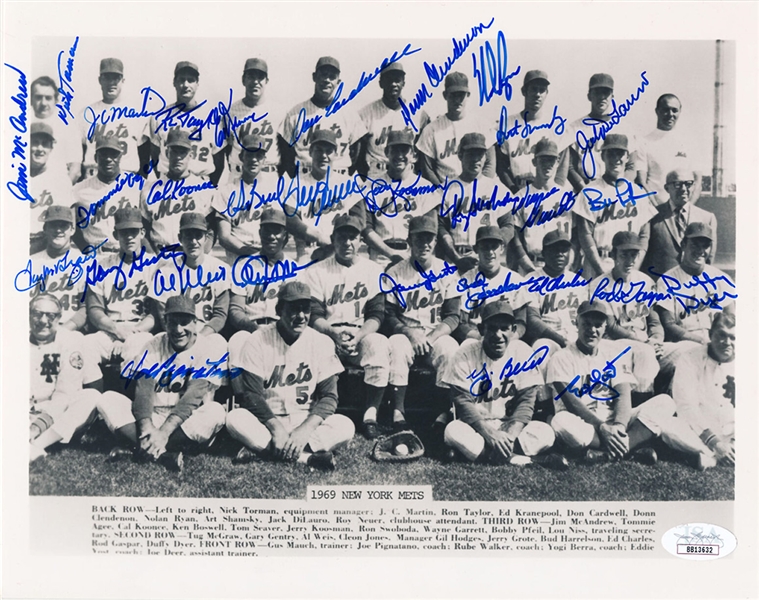 1969 New York Mets (World Series Champs) Team Signed 8" x 10" B&W Photo with Seaver, Ryan, 
