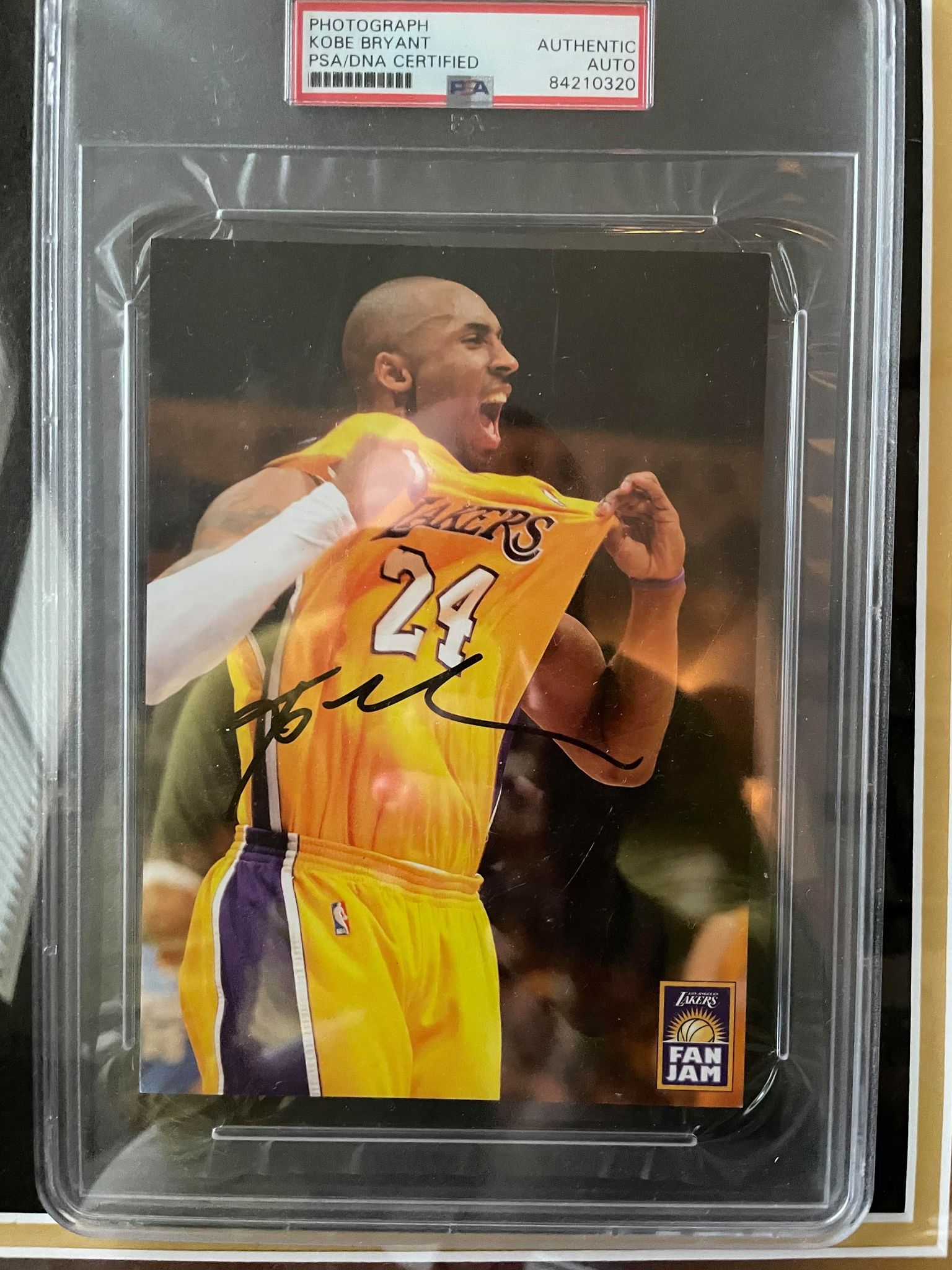 Lot Detail - Kobe Bryant Signed & PSA Encapsulated 5” x 7” Photo in ...