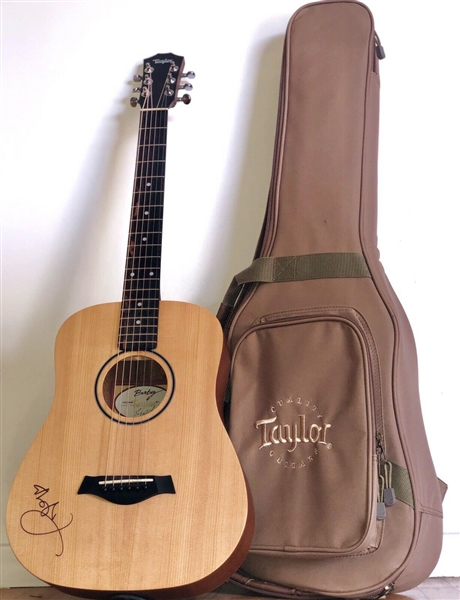 Taylor Swift Authentic Signed "BabyTaylor" Acoustic Guitar with Gig Bag! (Beckett/BAS)