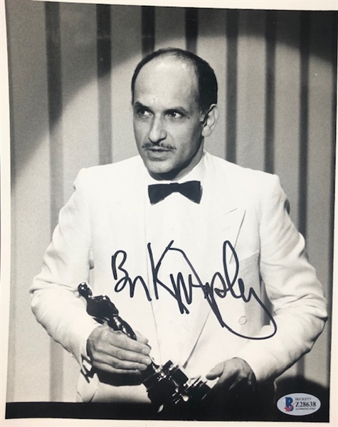 Ben Kingsley Signed 8" x 10" B&W Photo from the 55th Annual Academy Awards where he won Best Actor (Beckett/BAS)