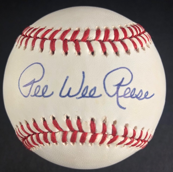 Harold "Pee Wee" Reese Signed ONL Baseball (Beckett/BAS)