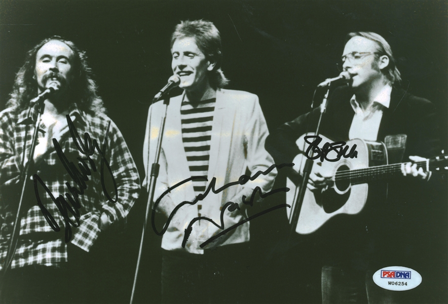 Crosby Stills & Nash: Band Signed Photo by David Crosby, Stephen Stills & Graham Nash (PSA/DNA)