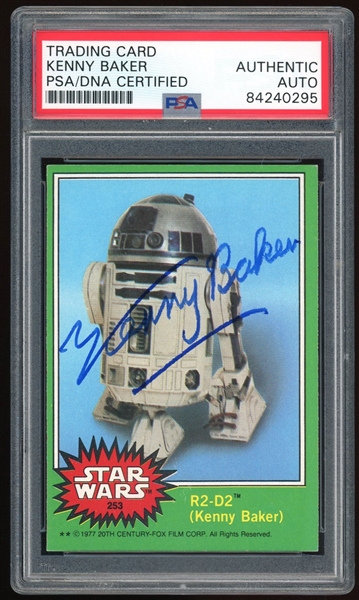 Star Wars: Kenny Baker Signed 1977 Star Wars Trading Card #253 (PSA Encapsulated)