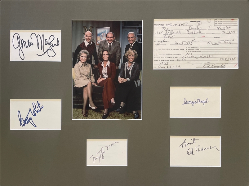 "Mary Tyler Moore" Cast Signed Matted Display with Moore, Asner, White, etc. (6 Sigs)(Beckett/BAS Guaranteed)