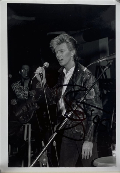 David Bowie Signed Promo Photo (David Bowie Autographs)