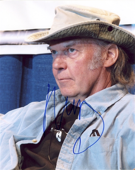 Neil Young Signed 8” x 10” Photo (Beckett/BAS Guaranteed)